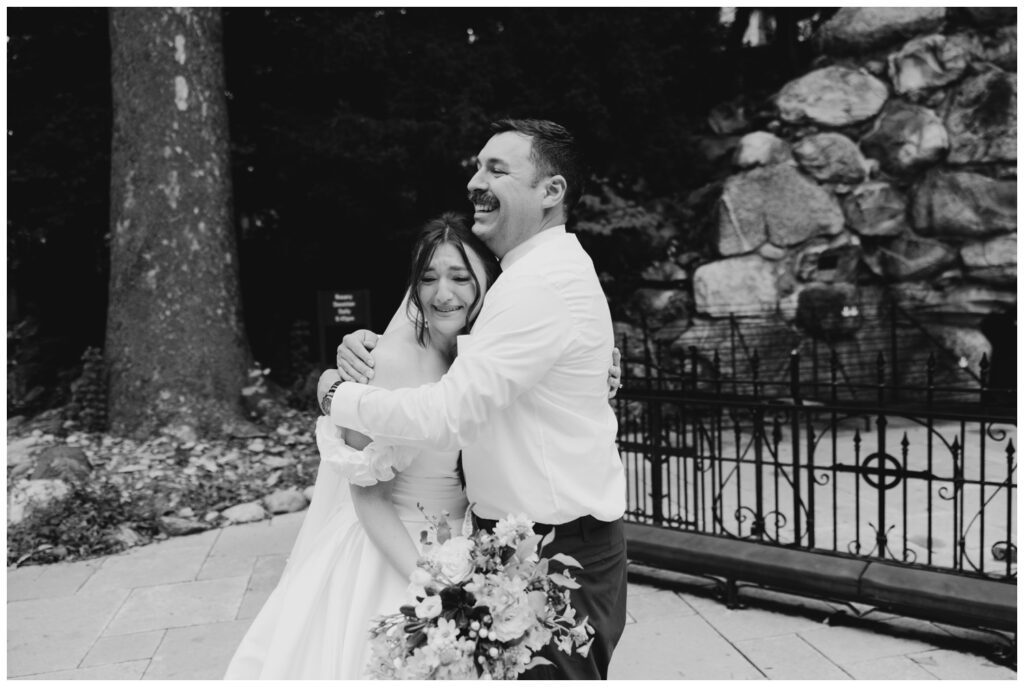 summer-wedding-at-notre-dame