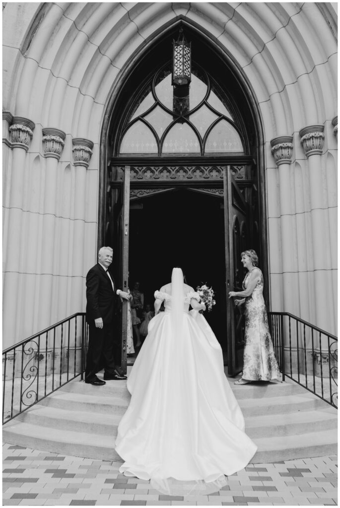 summer-wedding-at-notre-dame