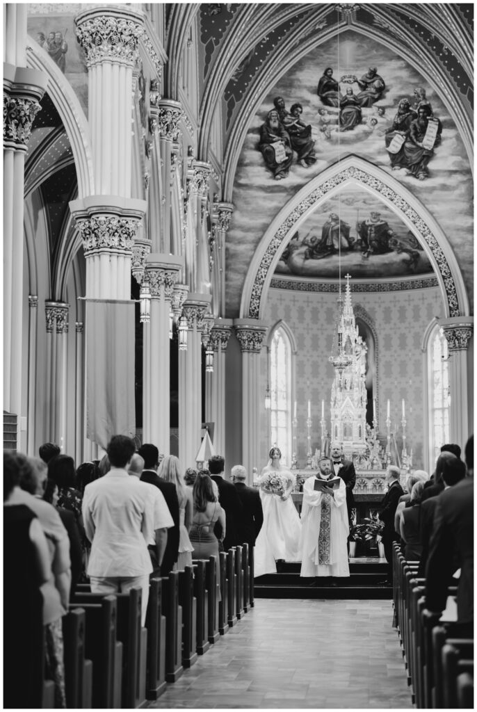 summer-wedding-at-notre-dame