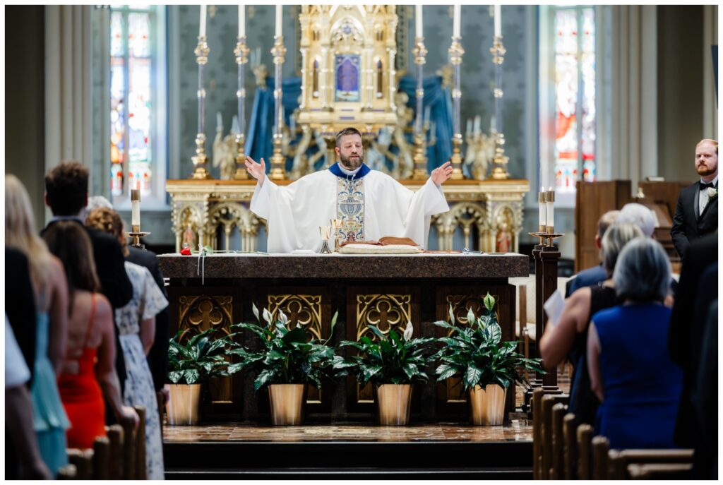 summer-wedding-at-notre-dame