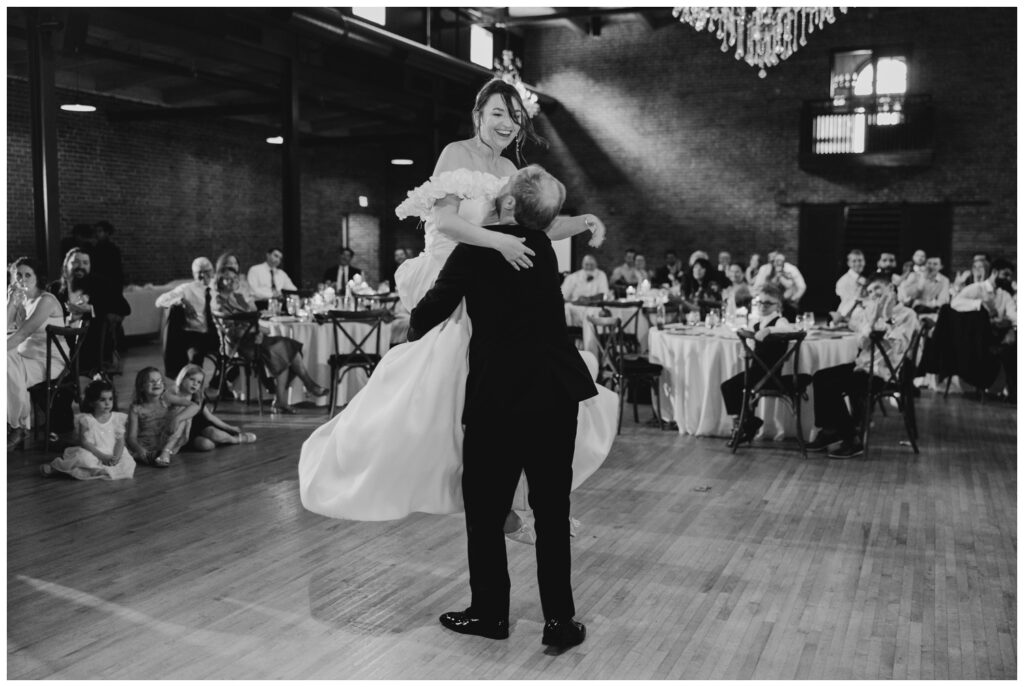summer-wedding-at-notre-dame