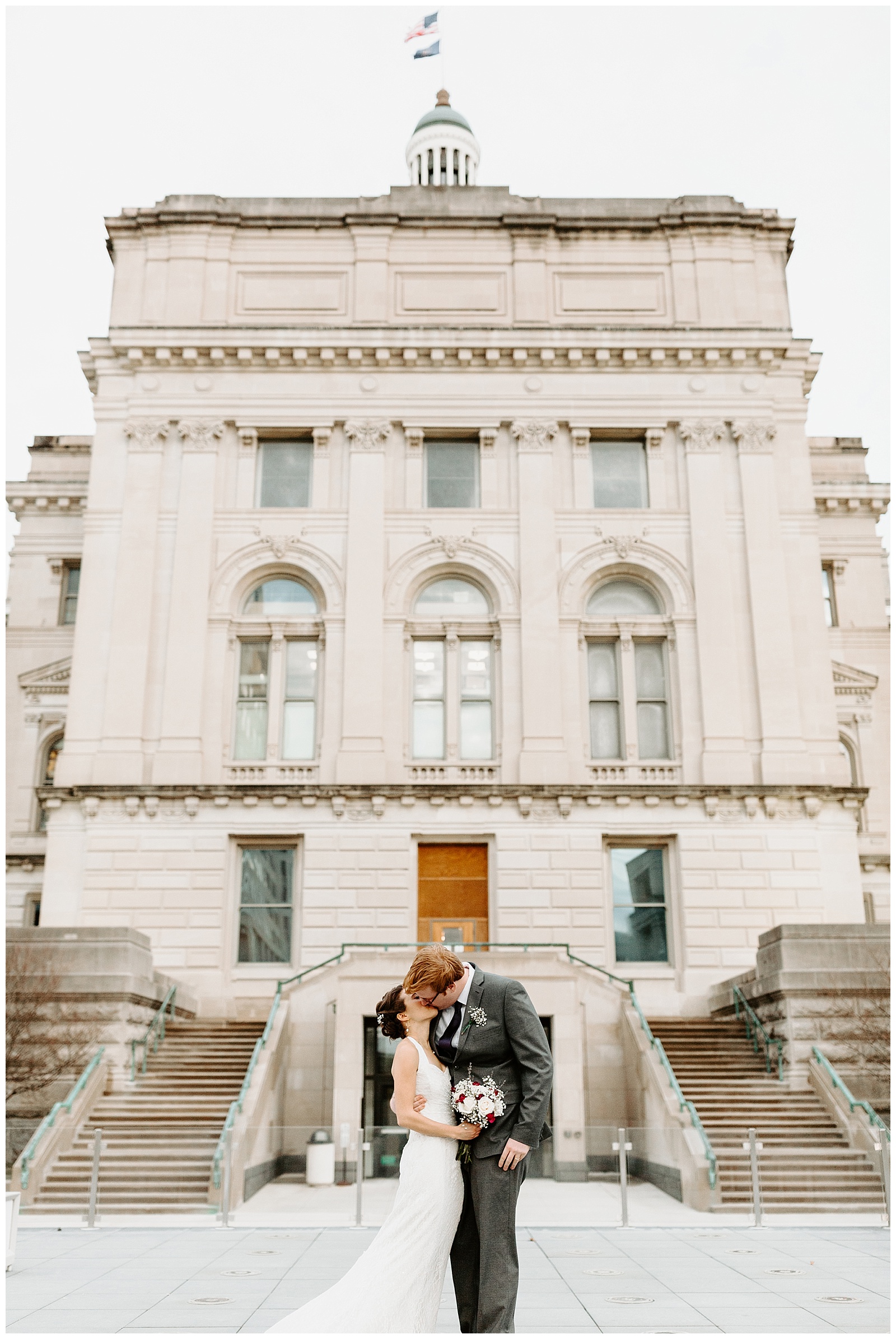 Indianapolis Statehouse Wedding, Indiana Wedding Photographer, Indiana Statehouse wedding photography, Indiana wedding photographer