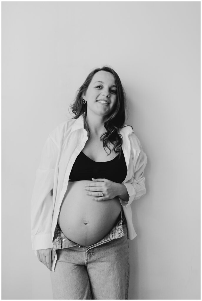 modern-maternity-session-elkhart-indiana