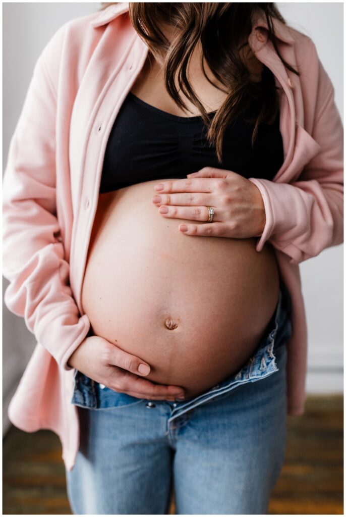 modern-maternity-session-elkhart-indiana