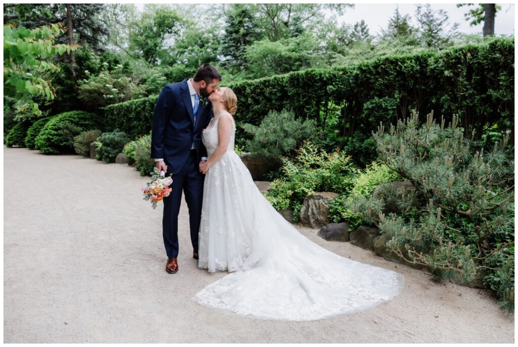 Romantic-Spring-Wedding-at-Anderson-Japanese-Gardens